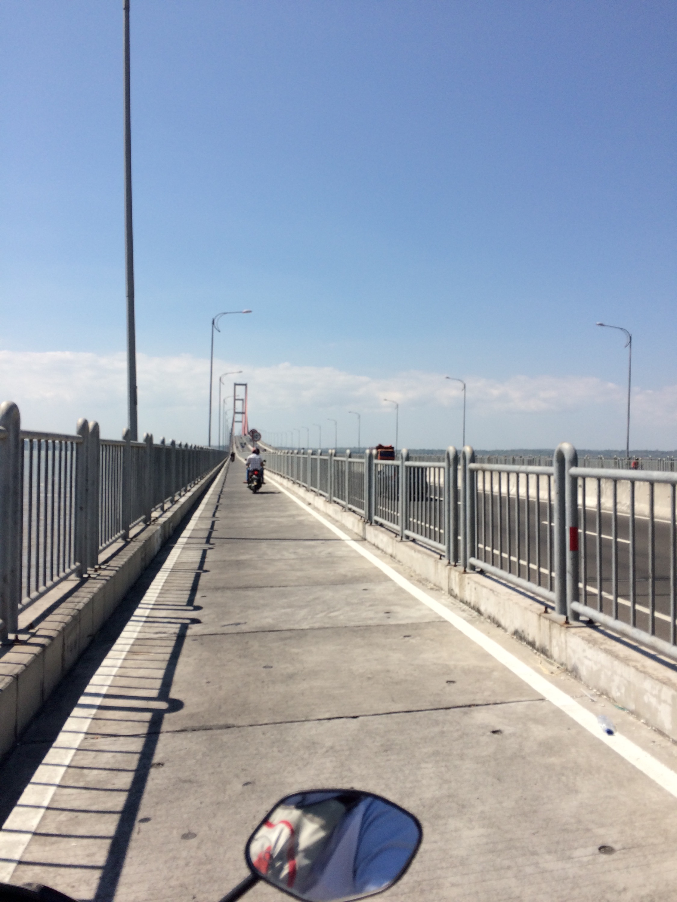Jembatan Suramadu Yang Tak Semanis Madu Tulisantoing
